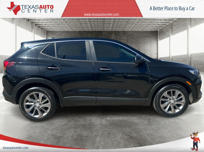 Buick Encore GX Vehicle Full-screen Gallery Image 04