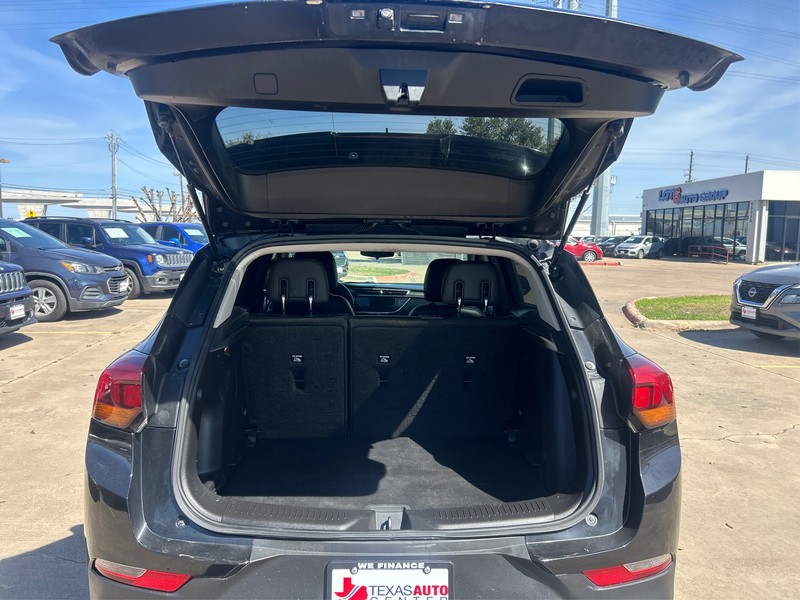 Buick Encore GX Vehicle Full-screen Gallery Image 10