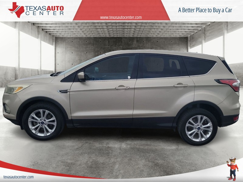 Ford Escape Vehicle Full-screen Gallery Image 05