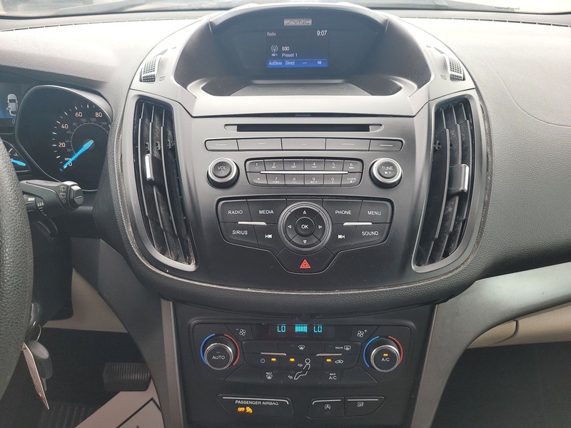 Ford Escape Vehicle Full-screen Gallery Image 12