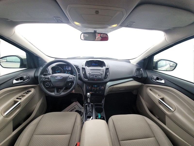 Ford Escape Vehicle Full-screen Gallery Image 15