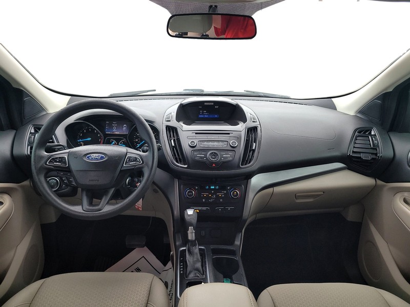 Ford Escape Vehicle Full-screen Gallery Image 16