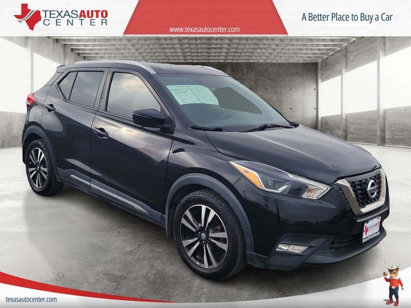 Nissan Kicks Vehicle Full-screen Gallery Image 01