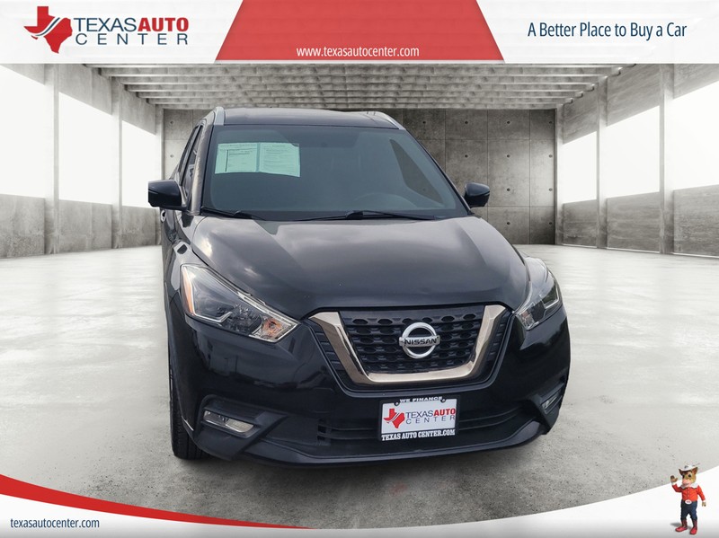 Nissan Kicks Vehicle Full-screen Gallery Image 03