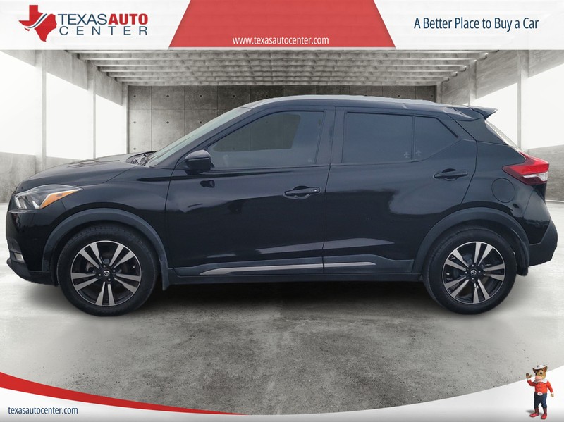 Nissan Kicks Vehicle Full-screen Gallery Image 05