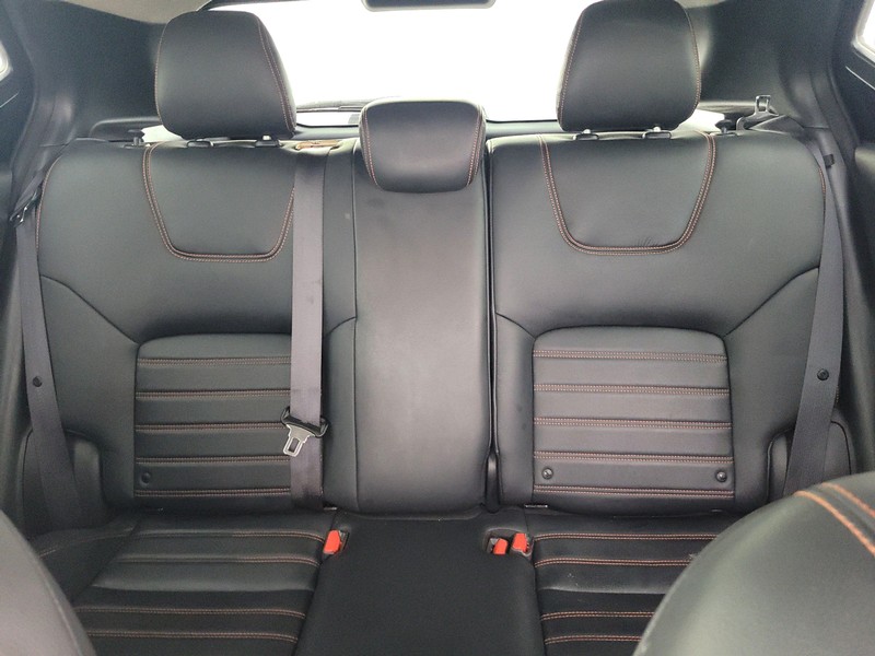 Nissan Kicks Vehicle Full-screen Gallery Image 13