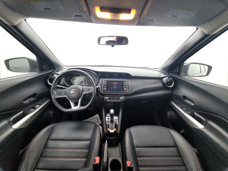 Nissan Kicks Vehicle Full-screen Gallery Image 15