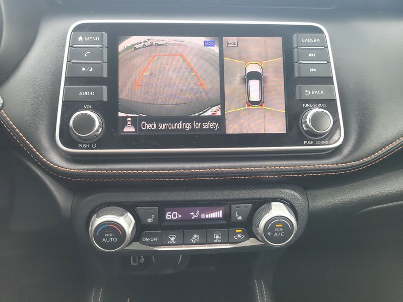 Nissan Kicks Vehicle Full-screen Gallery Image 17