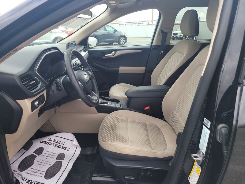 Ford Escape Vehicle Full-screen Gallery Image 09