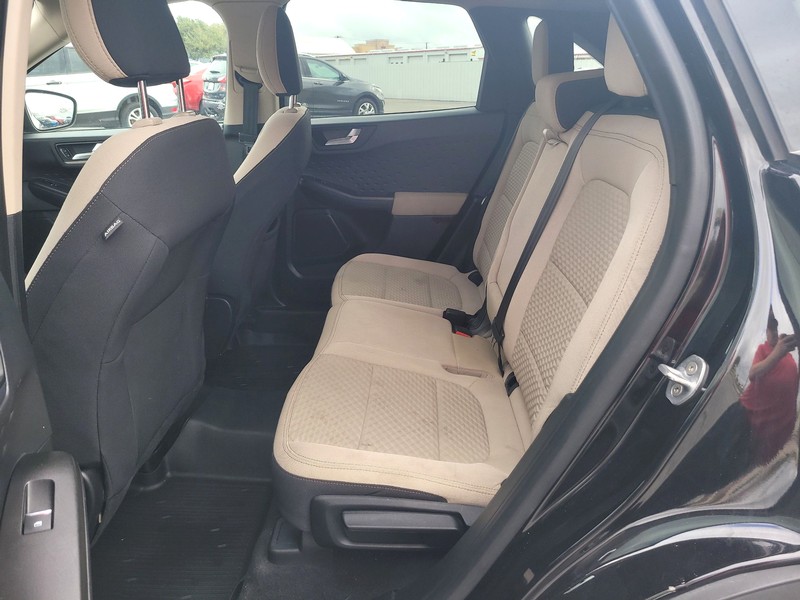 Ford Escape Vehicle Full-screen Gallery Image 10