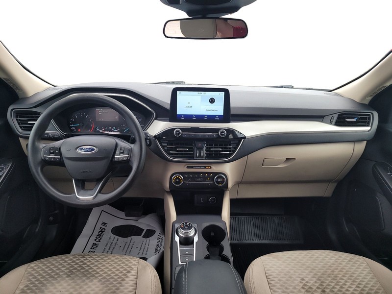 Ford Escape Vehicle Full-screen Gallery Image 16