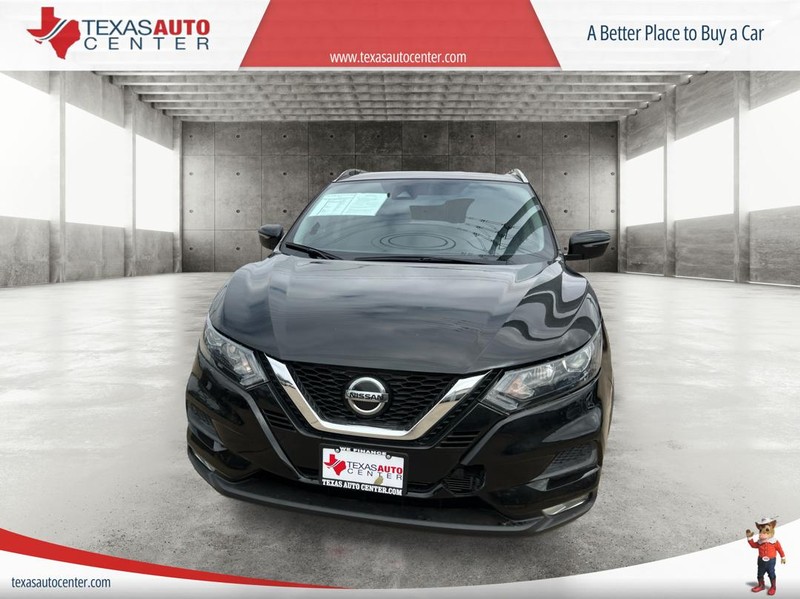 Nissan Rogue Sport Vehicle Full-screen Gallery Image 02