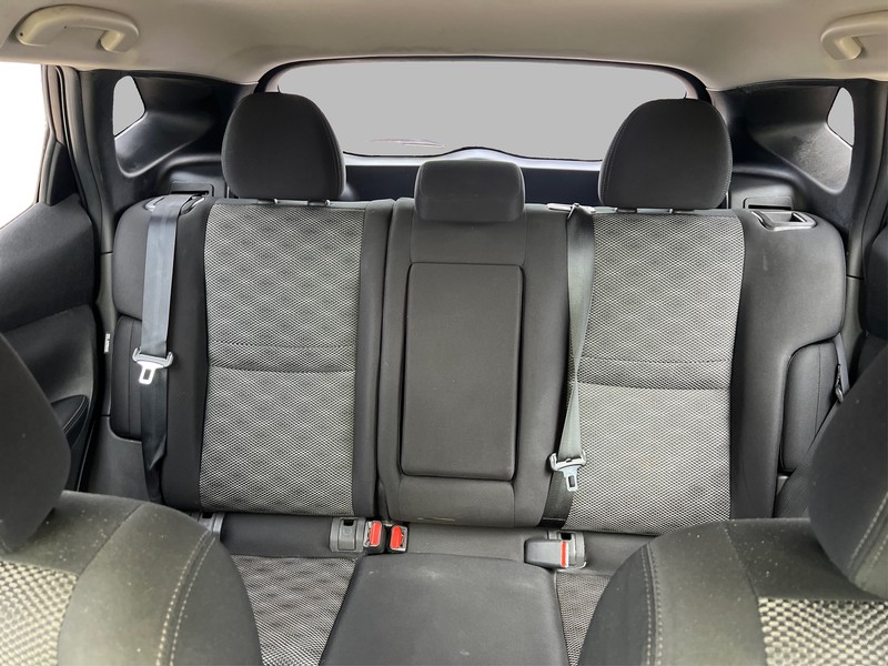 Nissan Rogue Sport Vehicle Full-screen Gallery Image 11