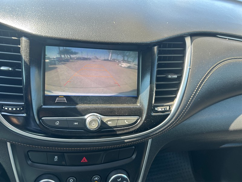 Chevrolet Trax Vehicle Full-screen Gallery Image 16