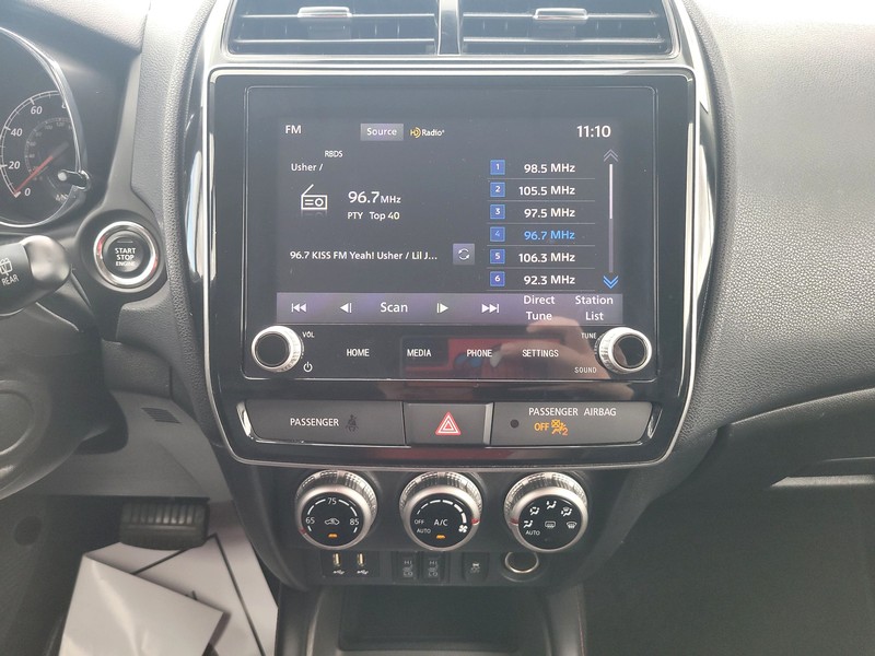 Mitsubishi Outlander Sport Vehicle Full-screen Gallery Image 12