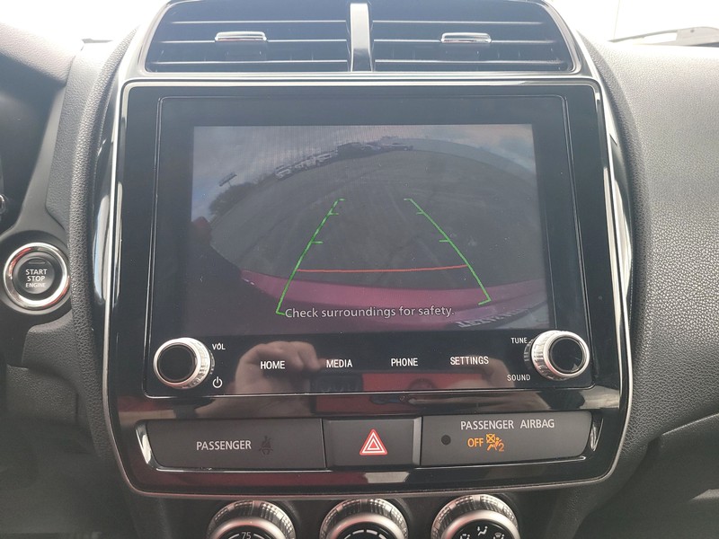 Mitsubishi Outlander Sport Vehicle Full-screen Gallery Image 17