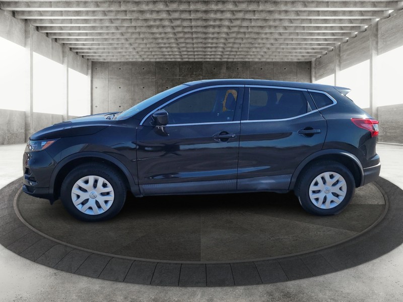 Nissan Rogue Sport Vehicle Full-screen Gallery Image 05