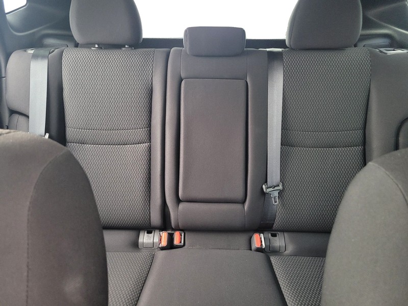 Nissan Rogue Sport Vehicle Full-screen Gallery Image 13