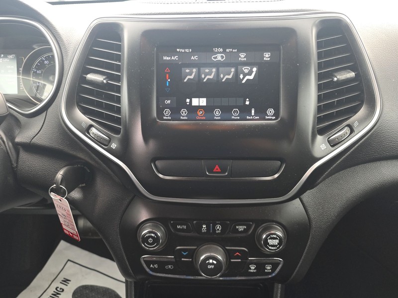 Jeep Cherokee Vehicle Full-screen Gallery Image 12