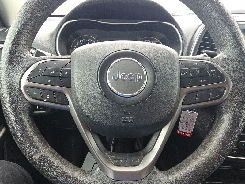 Jeep Cherokee Vehicle Full-screen Gallery Image 14