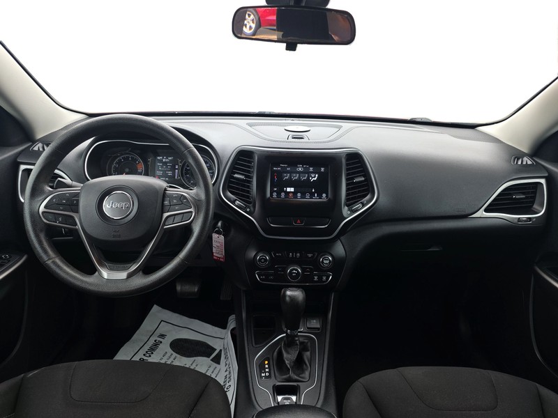 Jeep Cherokee Vehicle Full-screen Gallery Image 16