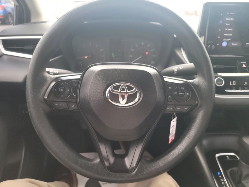 Toyota Corolla Vehicle Full-screen Gallery Image 13