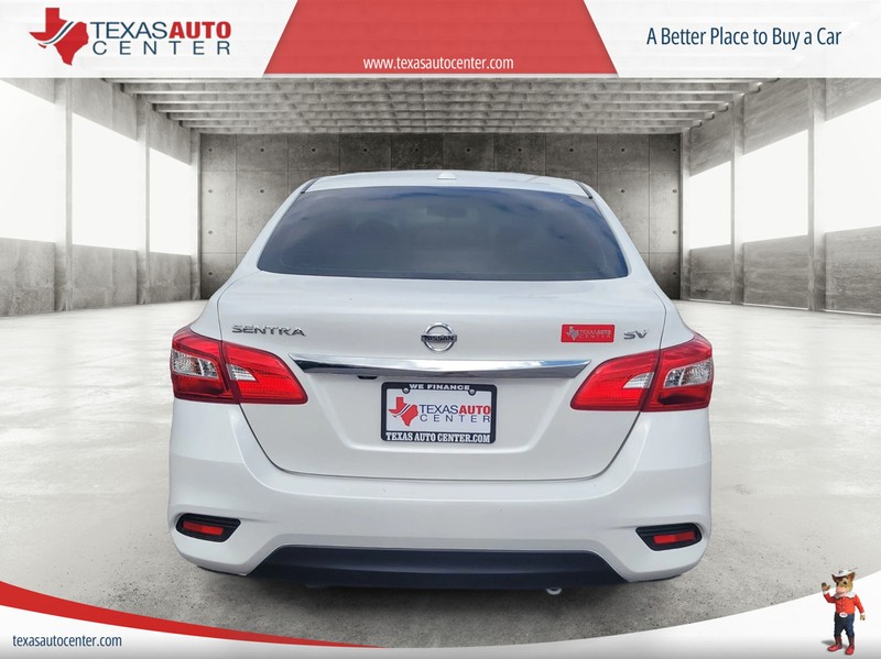 Nissan Sentra Vehicle Full-screen Gallery Image 06