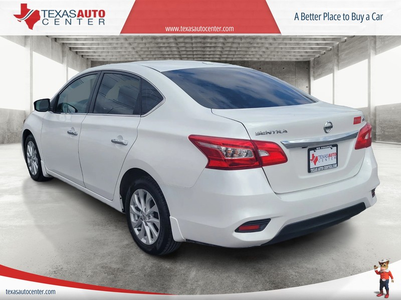 Nissan Sentra Vehicle Full-screen Gallery Image 08