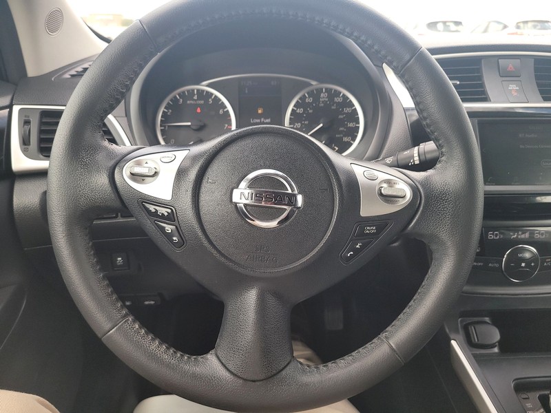 Nissan Sentra Vehicle Full-screen Gallery Image 13