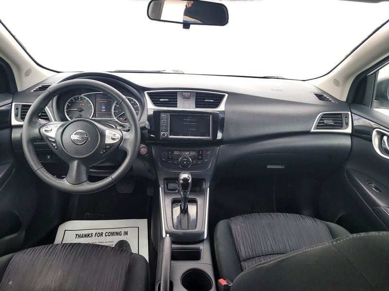 Nissan Sentra Vehicle Full-screen Gallery Image 15