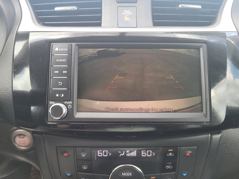 Nissan Sentra Vehicle Full-screen Gallery Image 16