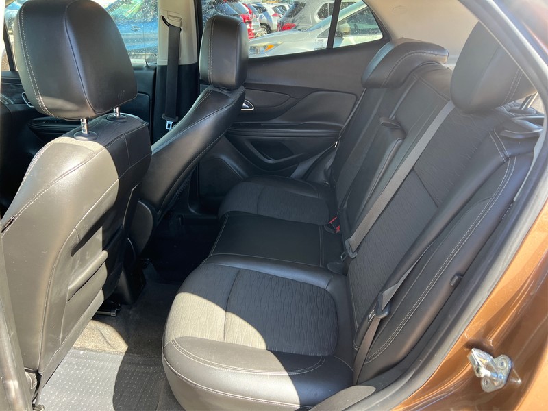 Buick Encore Vehicle Full-screen Gallery Image 09