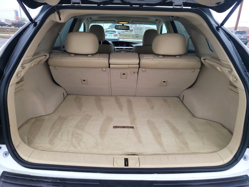 Lexus RX 350 Vehicle Full-screen Gallery Image 11