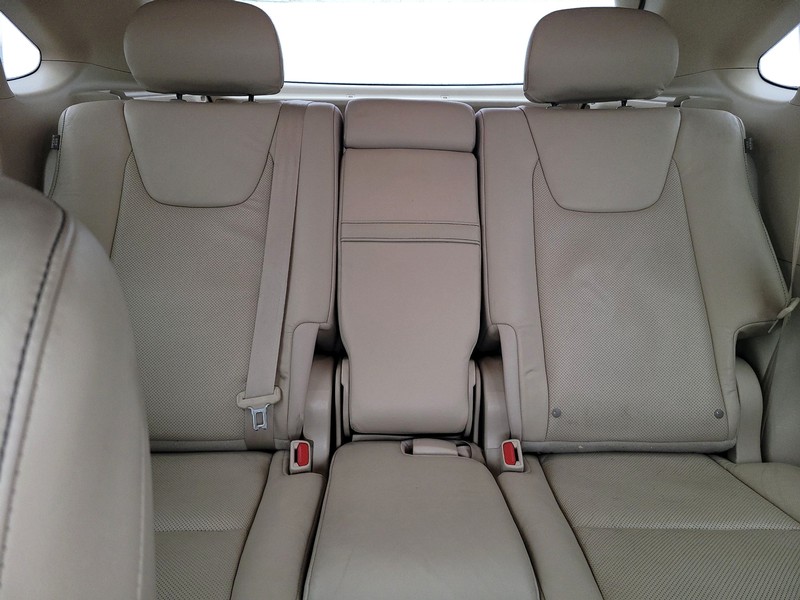Lexus RX 350 Vehicle Full-screen Gallery Image 13