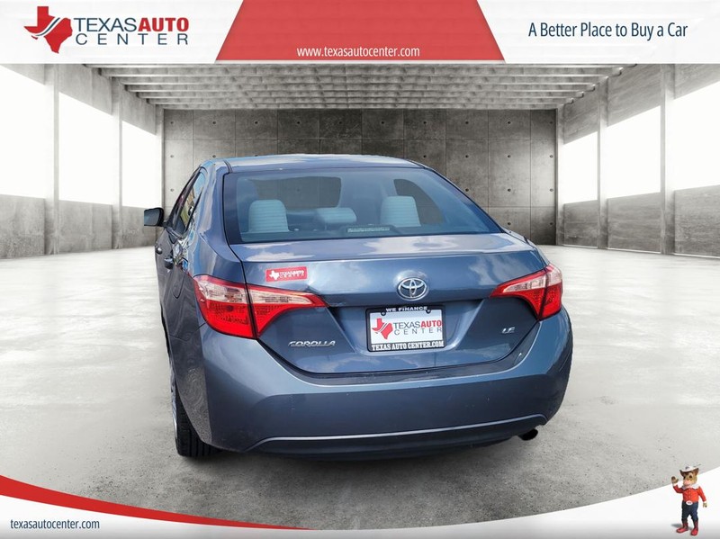 Toyota Corolla Vehicle Full-screen Gallery Image 06