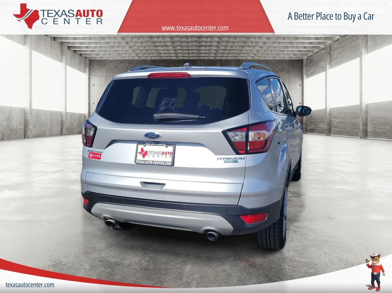 Ford Escape Vehicle Full-screen Gallery Image 7