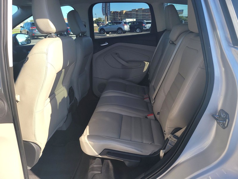 Ford Escape Vehicle Full-screen Gallery Image 10