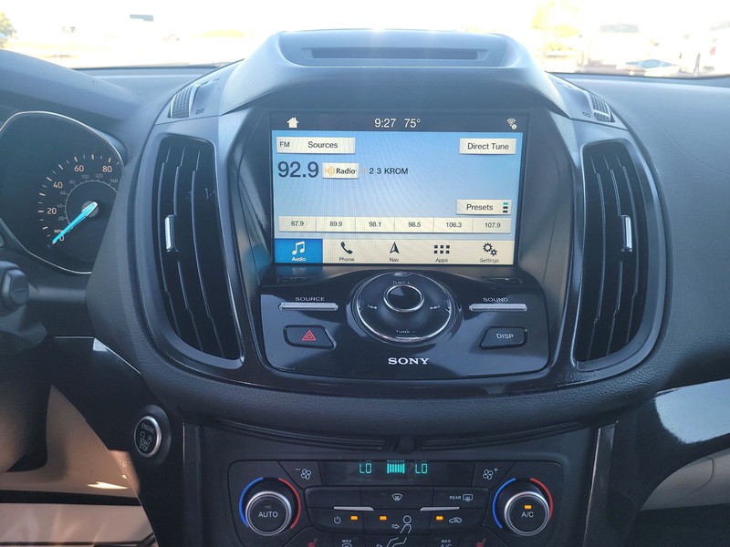 Ford Escape Vehicle Full-screen Gallery Image 12