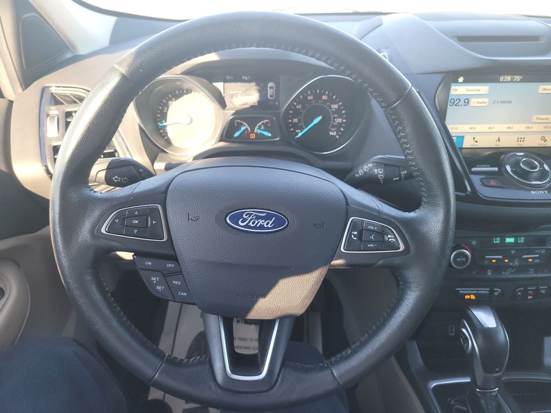 Ford Escape Vehicle Full-screen Gallery Image 14