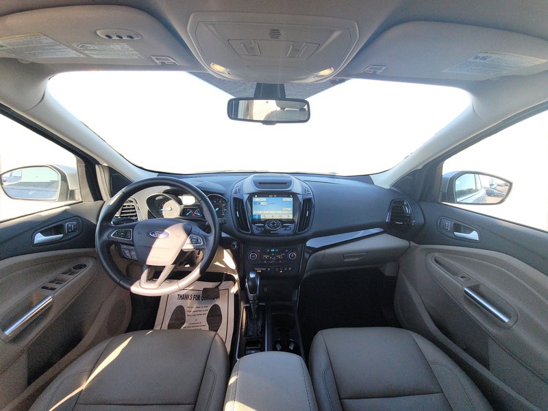 Ford Escape Vehicle Full-screen Gallery Image 15