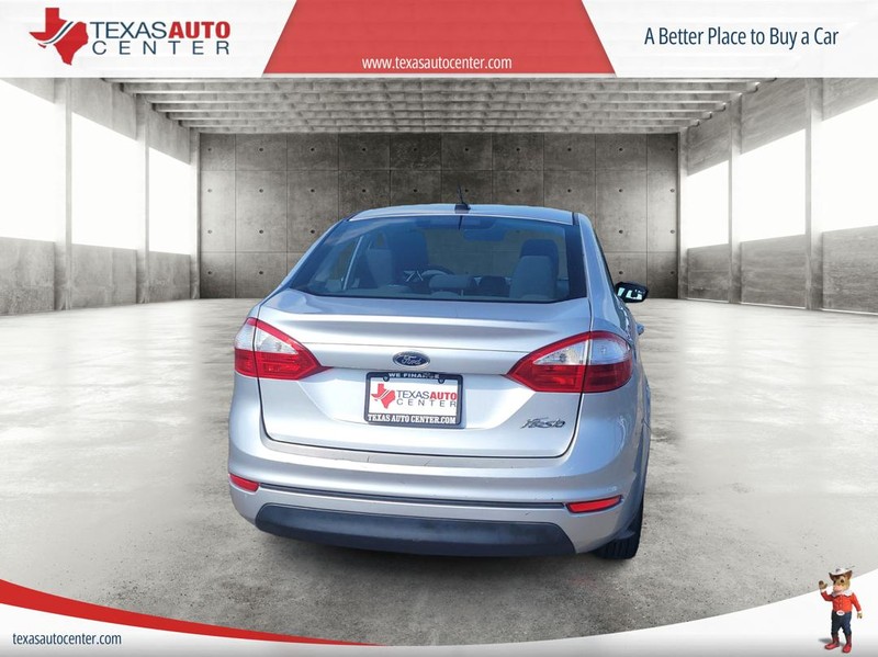 Ford Fiesta Sedan Vehicle Full-screen Gallery Image 6