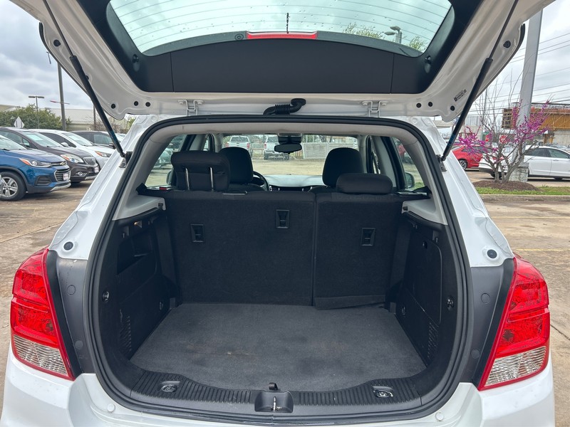 Chevrolet Trax Vehicle Full-screen Gallery Image 11