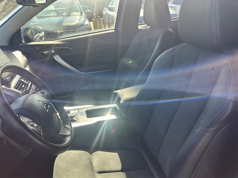 Mitsubishi Eclipse Cross Vehicle Full-screen Gallery Image 8