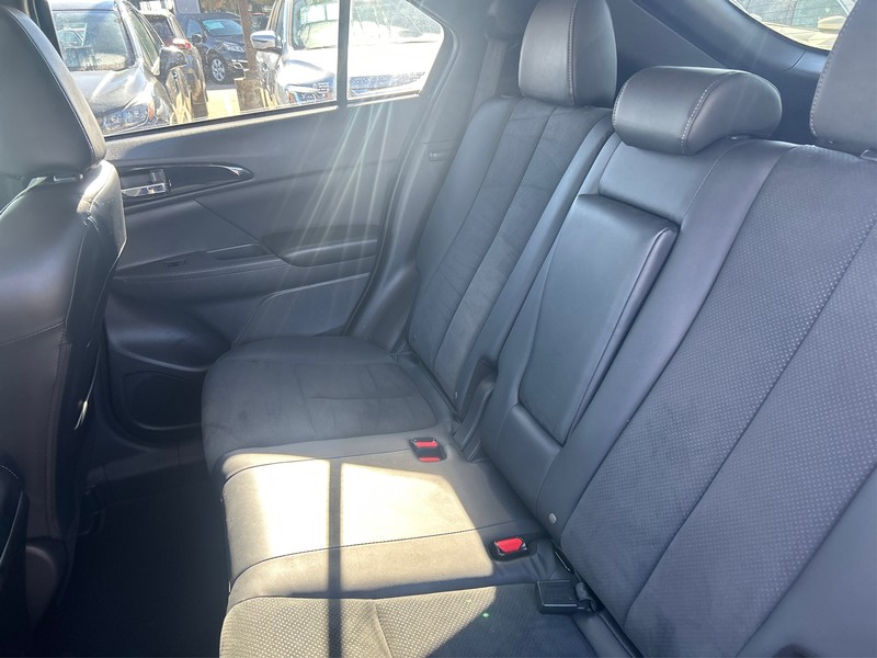 Mitsubishi Eclipse Cross Vehicle Full-screen Gallery Image 9