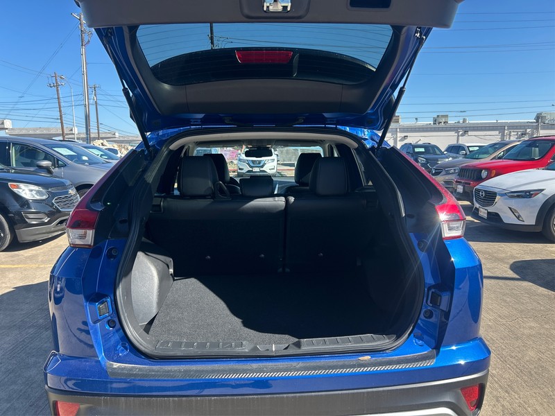 Mitsubishi Eclipse Cross Vehicle Full-screen Gallery Image 10