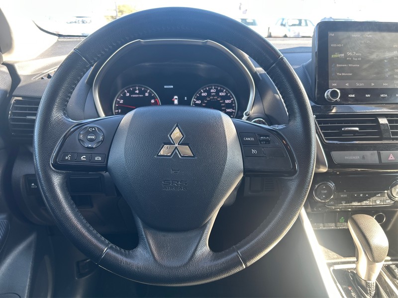 Mitsubishi Eclipse Cross Vehicle Full-screen Gallery Image 13