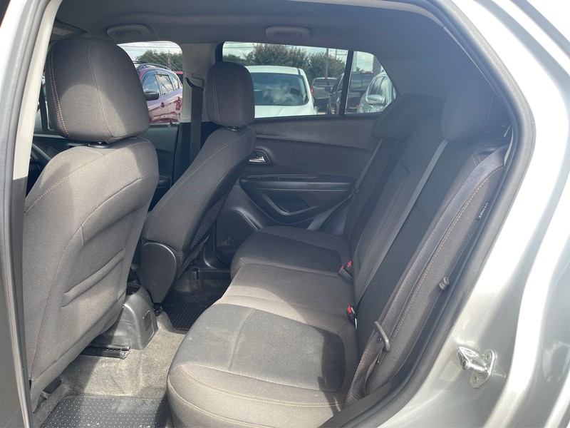 Chevrolet Trax Vehicle Full-screen Gallery Image 9