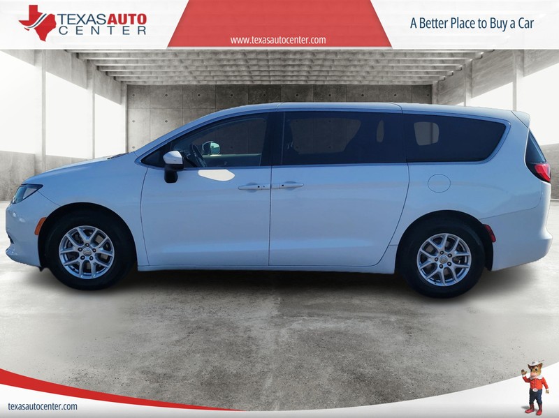 Chrysler Voyager Vehicle Full-screen Gallery Image 5