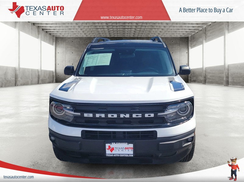 Ford Bronco Sport Vehicle Full-screen Gallery Image 3