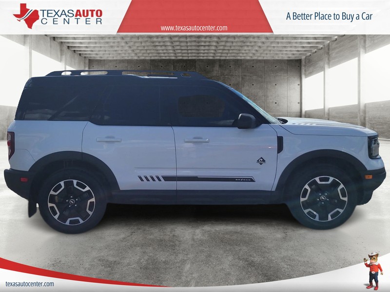 Ford Bronco Sport Vehicle Full-screen Gallery Image 4